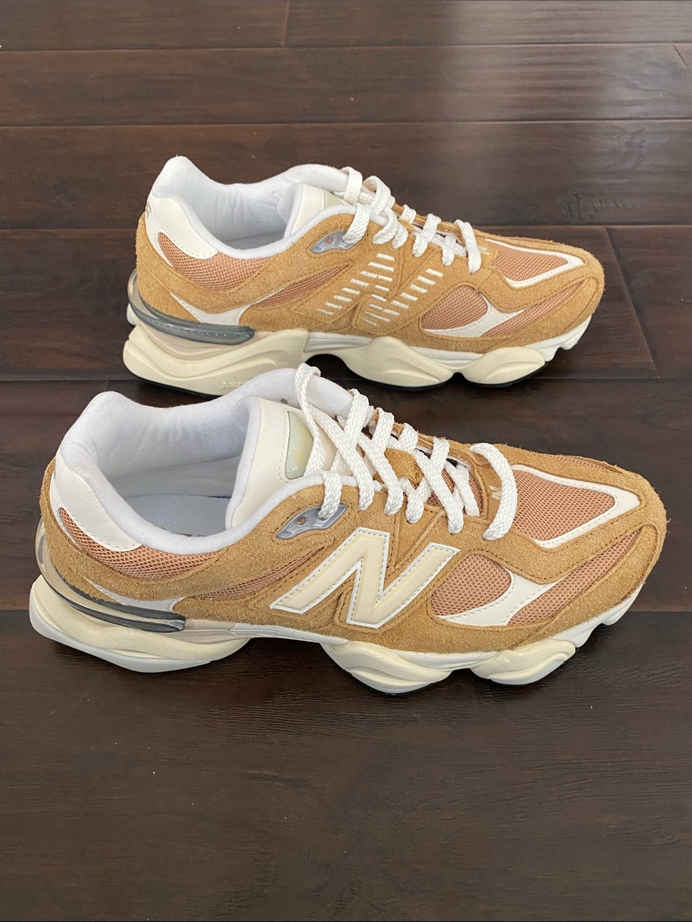 New without box New Balance U9060 lace up sneakers men’s size 9